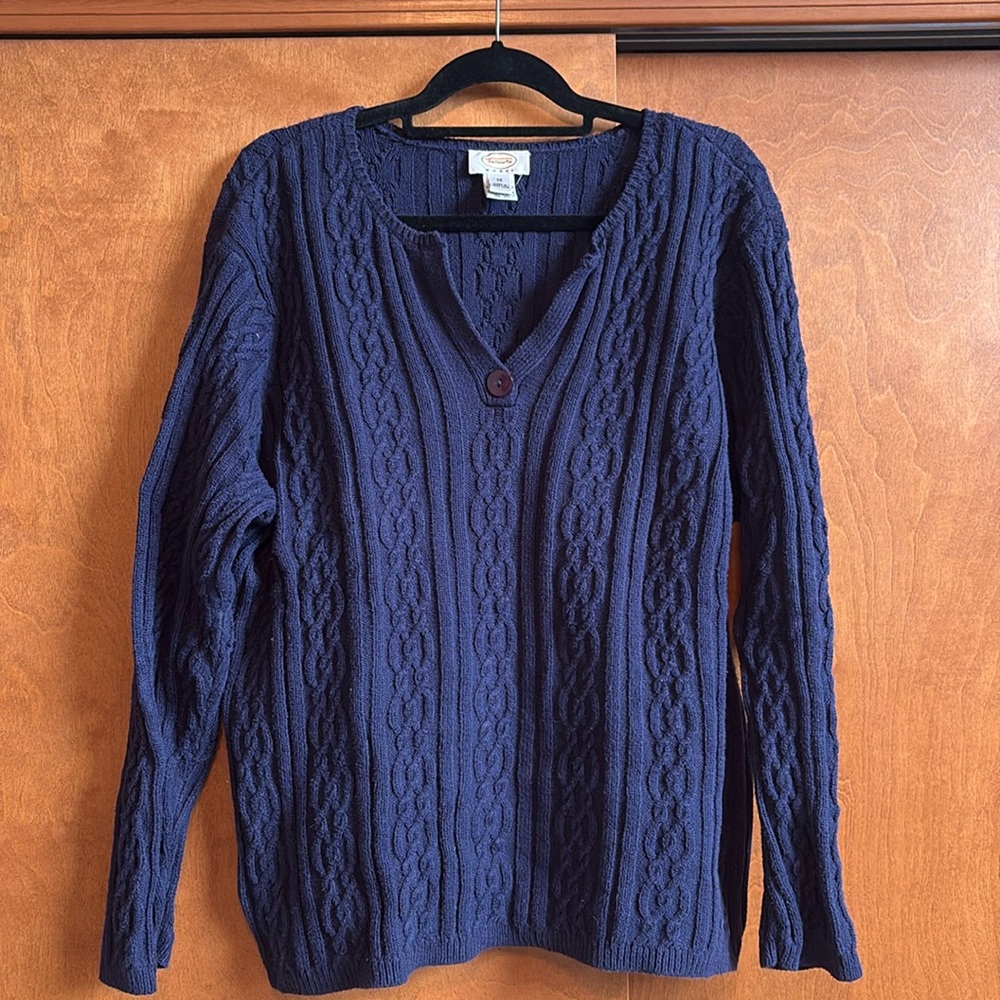 Talbots navy cable knit 2X v-neck heavy weight sweater.
